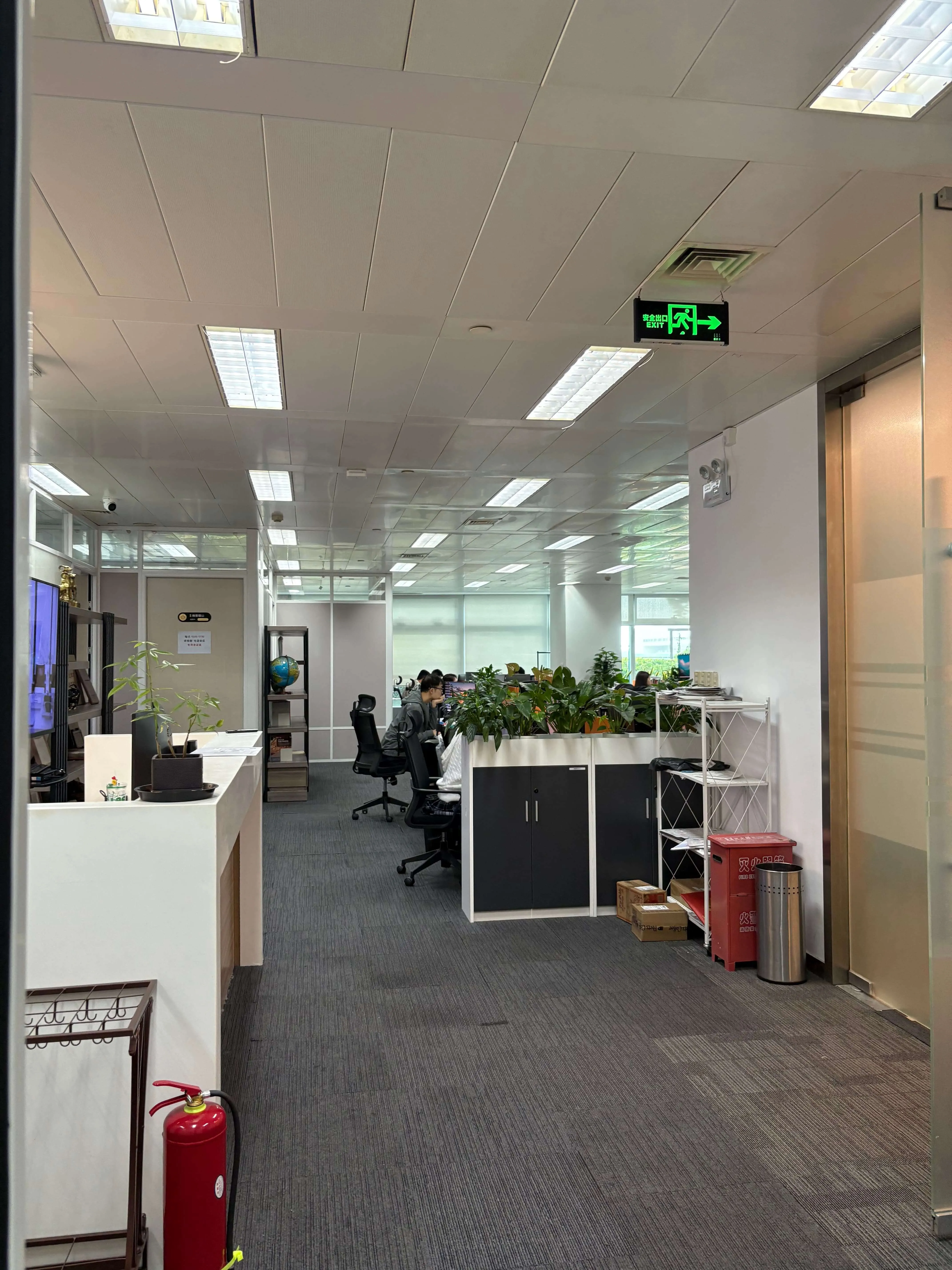 人事行政办公环境.jpg
